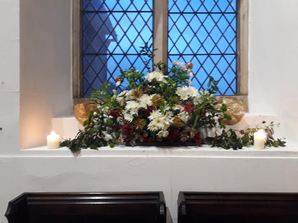 Christmas Flowers Willersey Church 2019 11