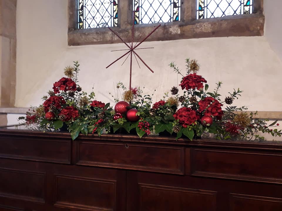 Christmas Flowers Willersey Church 2019 16