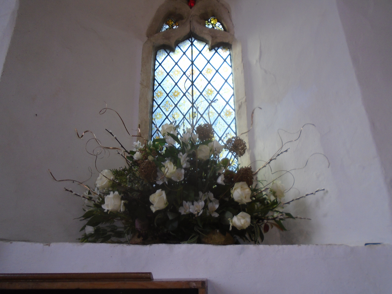 Christmas Flowers Willersey Church 2019 20