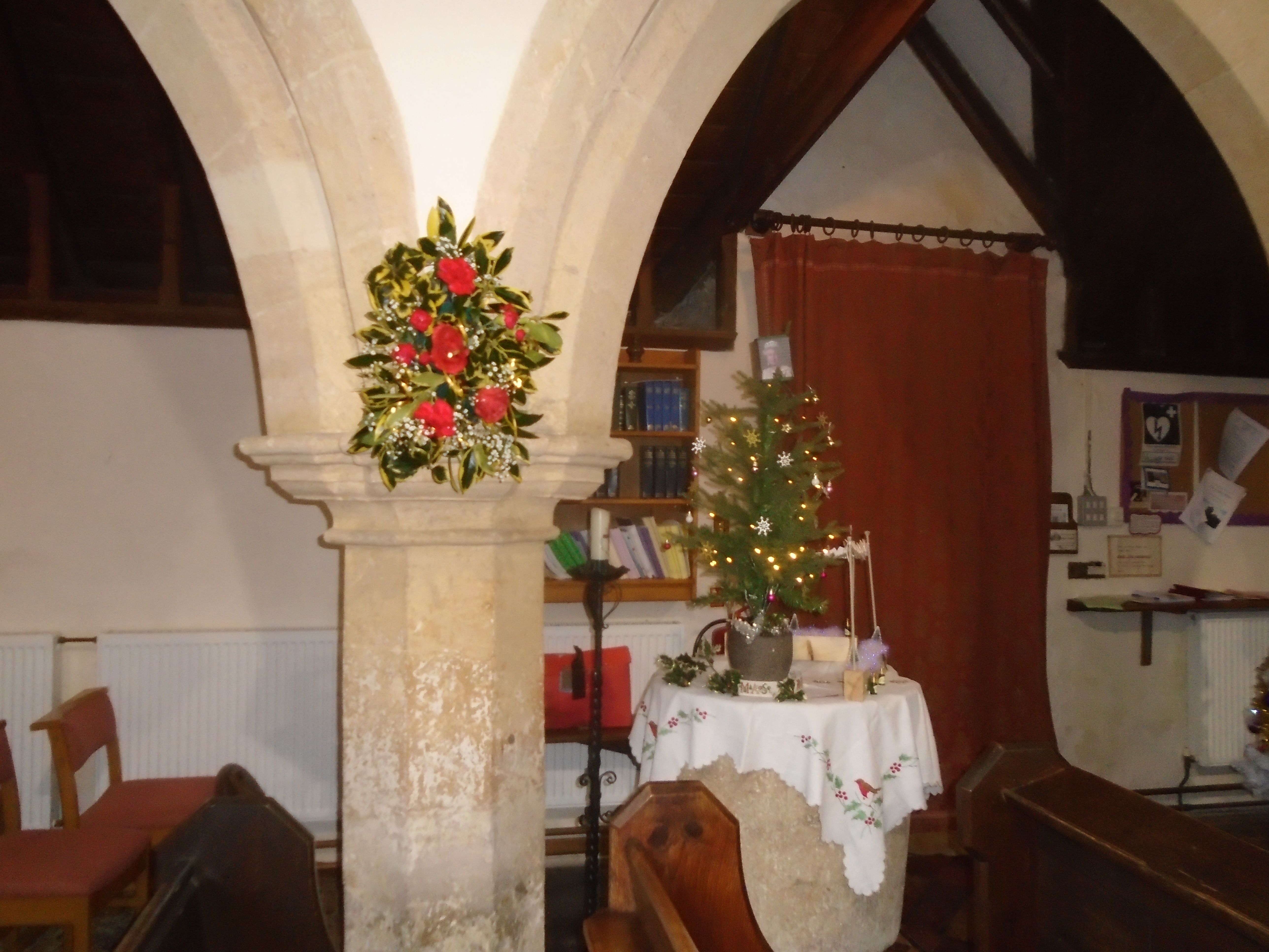 Christmas Flowers Willersey Church 2022 23