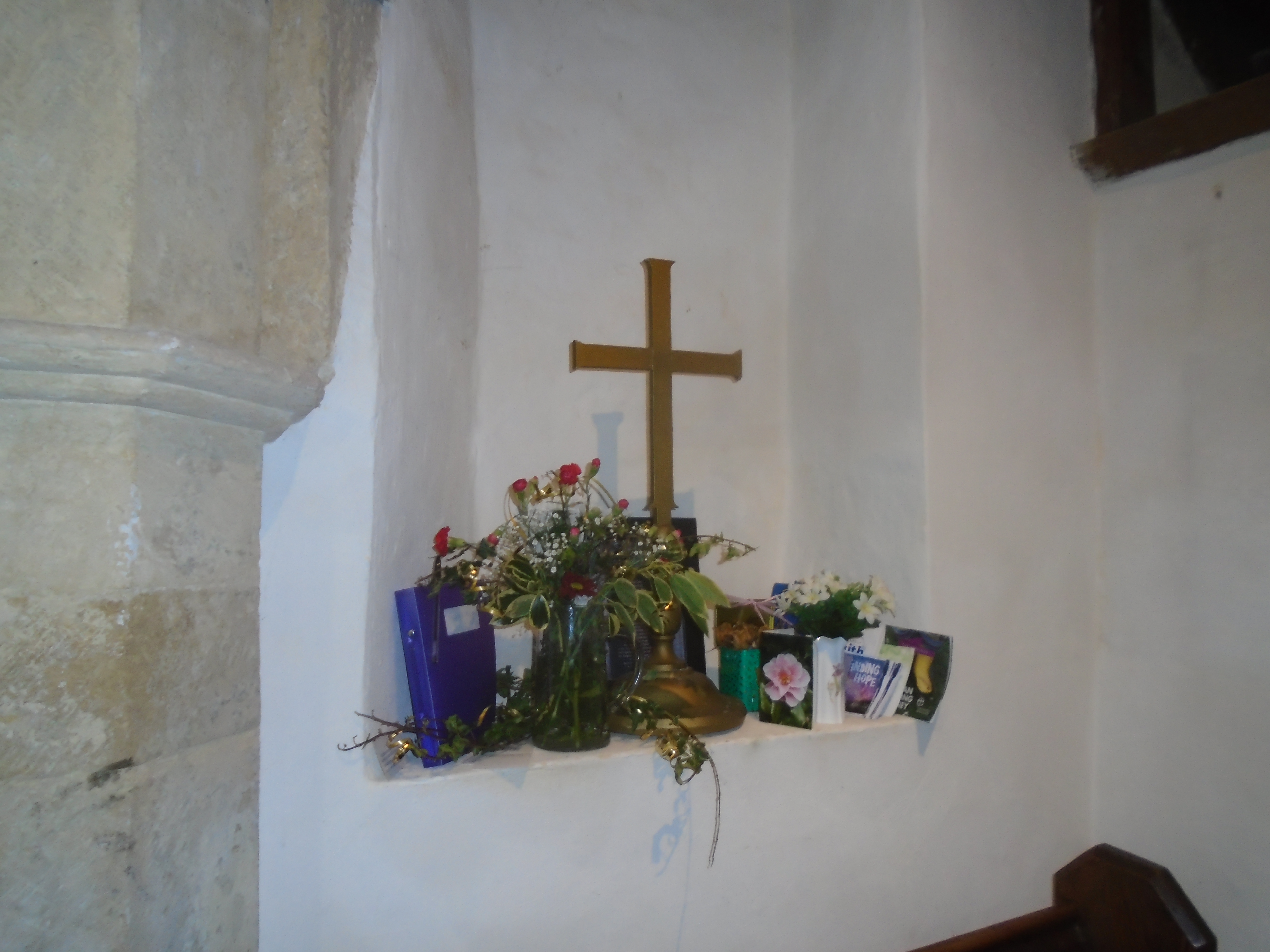 Christmas Flowers Willersey Church 2022 25