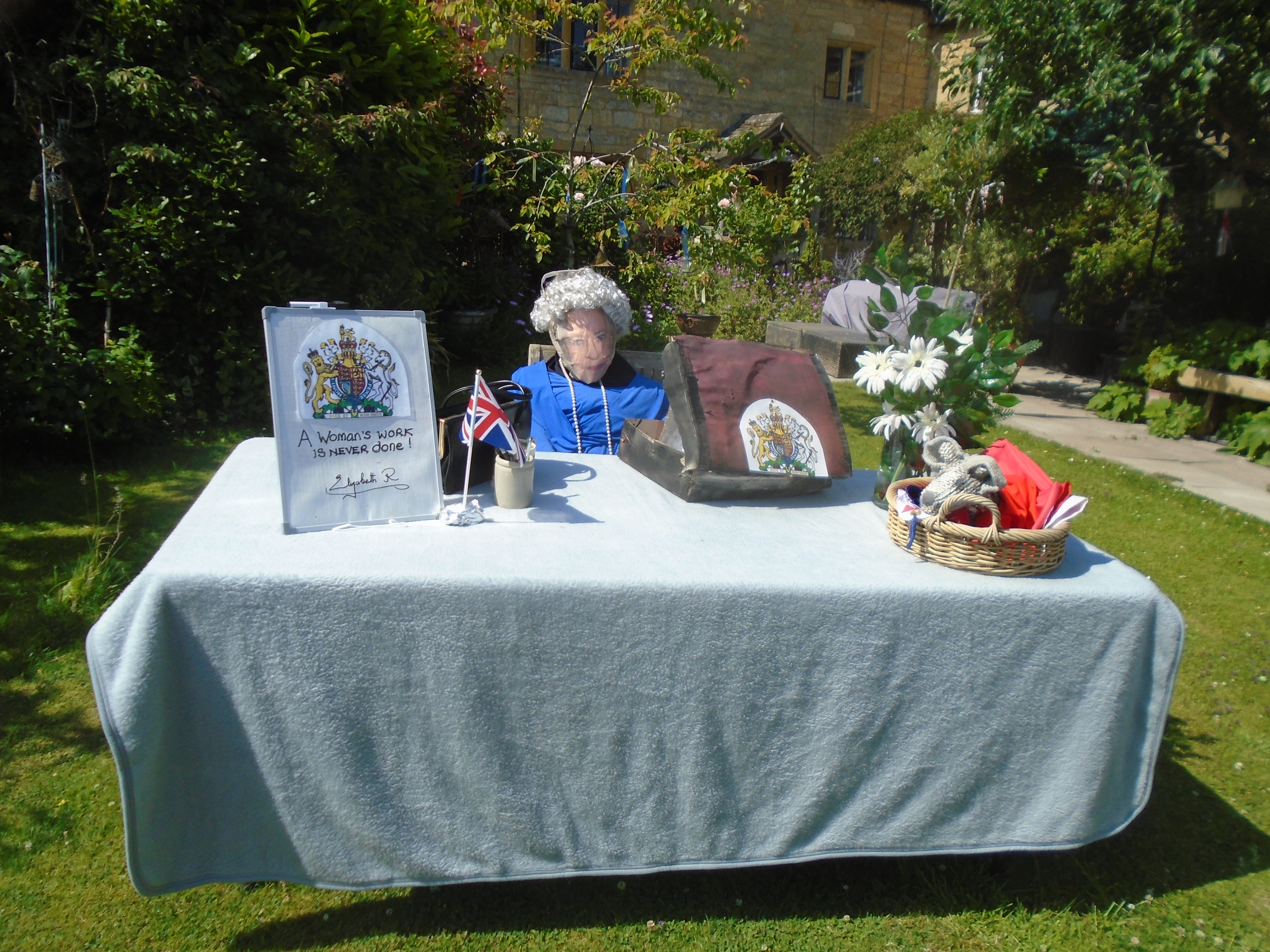 Willersey Scarecrows 202204 A Woman's work is never done