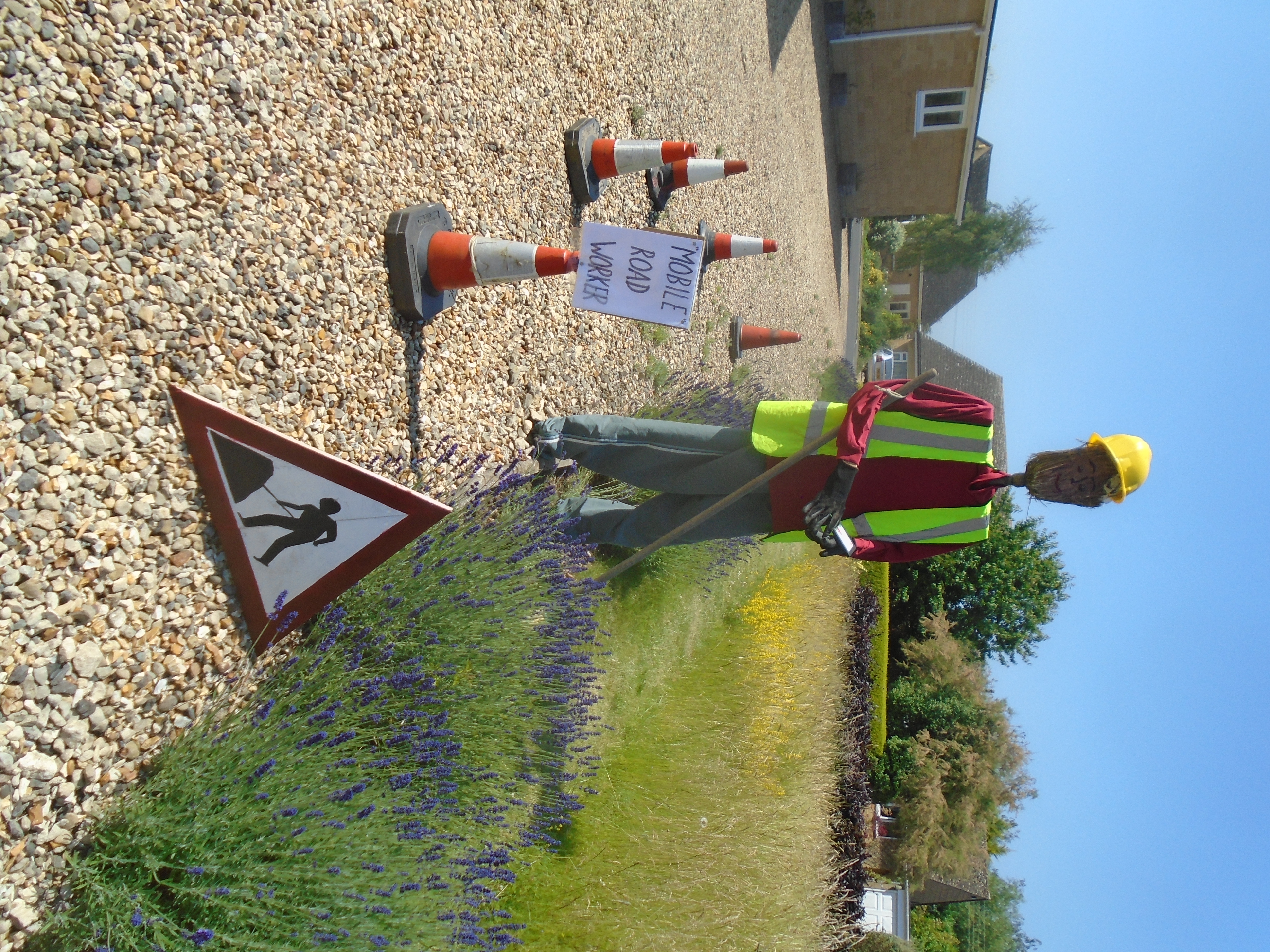 Willersey Scarecrows 202213 Mobile Road Worker