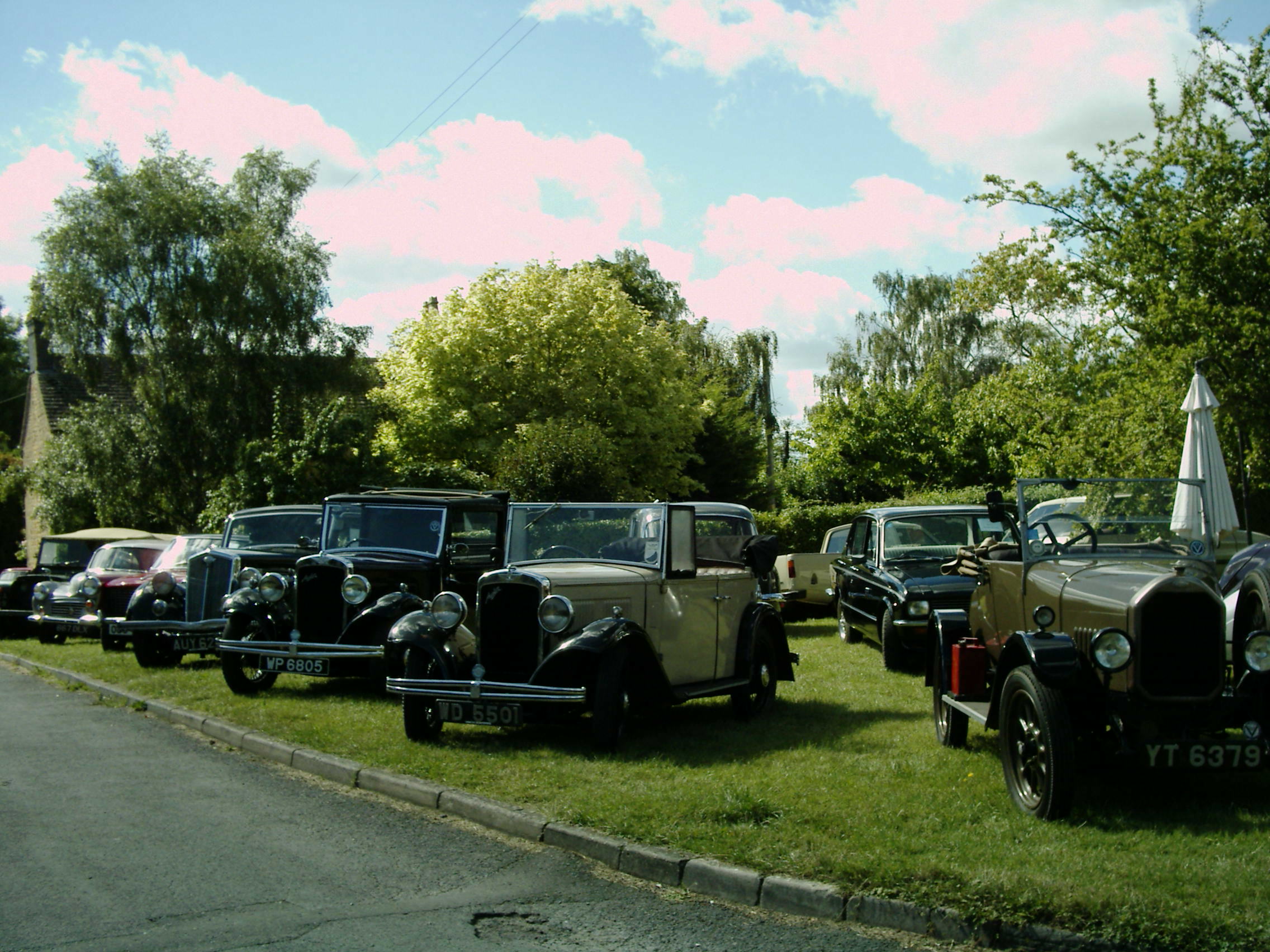 Veteran cars in Willersey